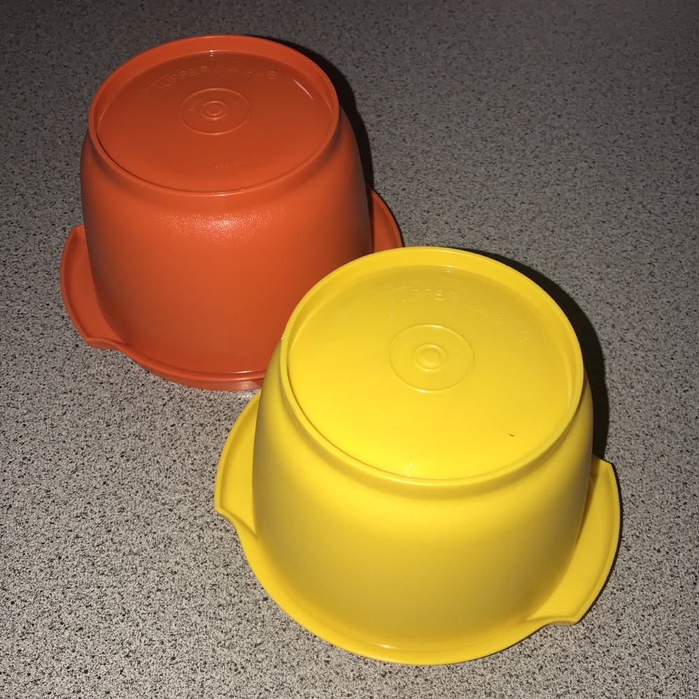 Two Vintage Tupperware plastic bowls - Picture 3 of 12